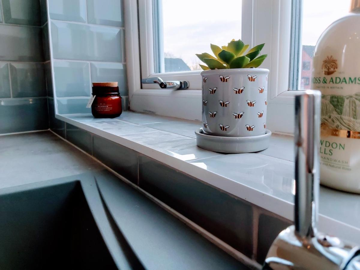 Cosy 1 Bed Flat That Sleeps 4 Уоруик Екстериор снимка